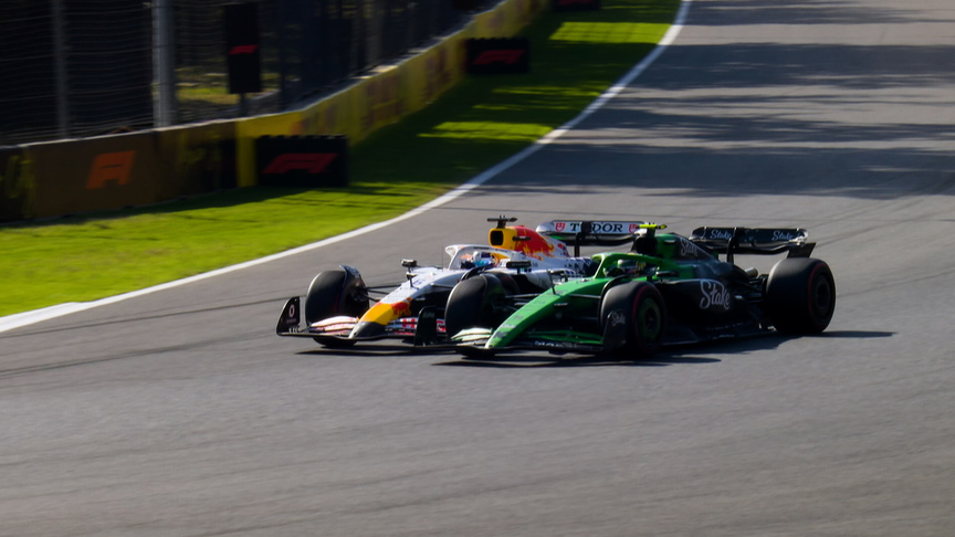 2025 Mexico City Grand Prix: Bortoleto goes round the outside of Hadjar to claim P10